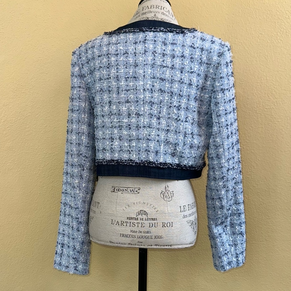 NWT Karl Lagerfeld Cropped Tweed Boucle Jacket Blue/White Metallic Trim Size 12 - Picture 9 of 12